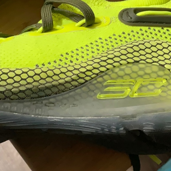 Under Armour curry 6 basketball shoes size 5.5Y - Picture 8 of 9